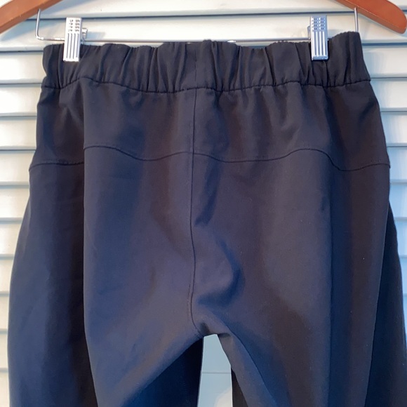 Lululemon On the Fly 7/8 pants - Picture 7 of 12